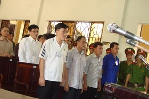 Ngày đầu tiên xét xử vụ án Nguyễn Lâm Thái và đồng bọn lừa đảo: Luật sư “lo” trùm lừa đảo bị tâm thần