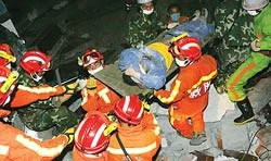 Cứu hộ động đất ở Trung Quốc: Đến được tất cả các điểm bị thiệt hại