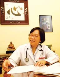 Bác sĩ Phan Kim Phương: Mổ với tâm thế người mẹ cứu con