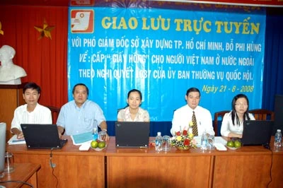Nội dung buổi giao lưu trực tuyến về cấp “giấy hồng” cho người Việt Nam ở nước ngoài