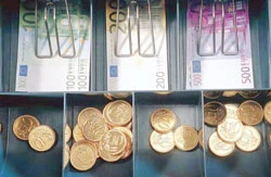 10 năm đồng tiền chung châu Âu ra đời