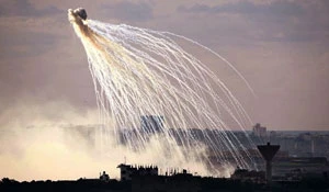 Chiến sự ở Dải Gaza: Israel bị tố cáo sử dụng đạn phốt pho trắng