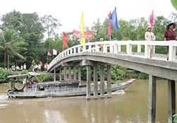 Xã Lý Nhơn (Cần Giờ - TPHCM): Vui năm mới với cầu bê tông