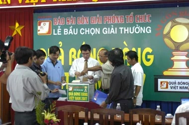 Tiến tới lễ trao giải Quả bóng Vàng Việt Nam 2008: Lá phiếu trái tim
