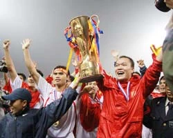 Tiến tới lễ trao giải Quả bóng vàng Việt Nam 2008: Khát vọng vàng