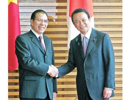 Tổng Bí thư Nông Đức Mạnh hội đàm với Thủ tướng Nhật Bản Taro Aso, hội kiến Nhật hoàng Akihito