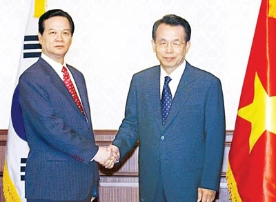 Thủ tướng Nguyễn Tấn Dũng hội đàm với Thủ tướng Hàn Quốc Han Seung-soo