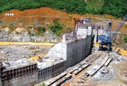 Xây dựng thủy điện ở Miền Trung: “Sai một ly, đi một dặm”