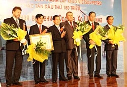 Vietsovpetro nhận Huân chương Hồ Chí Minh