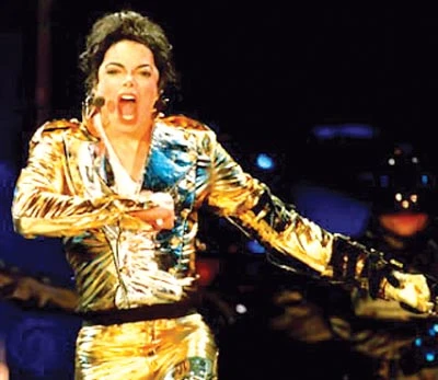 Michael Jackson chết vì sốc thuốc?