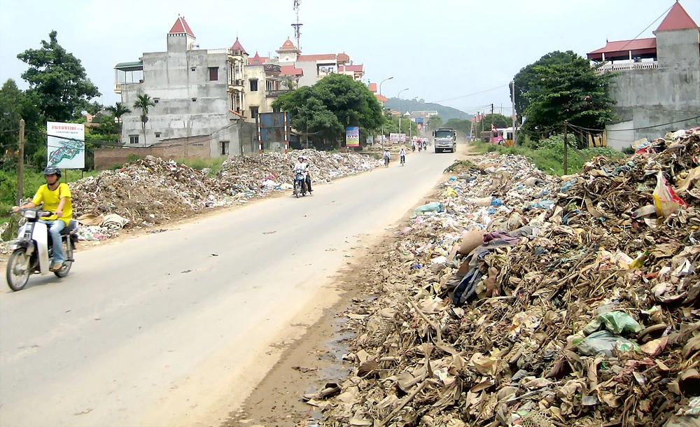 Hà Nội: Tồn hàng chục ngàn tấn rác
