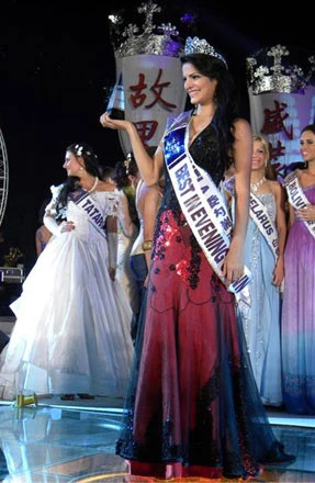 Nữ hoàng Du lịch Quốc tế 2009: Venezuela đoạt giải "Trang phục dạ hội đẹp nhất"