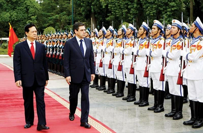Thủ tướng Pháp Francois Fillon thăm chính thức Việt Nam: Đầu tư nhiều hơn nữa vào Việt Nam