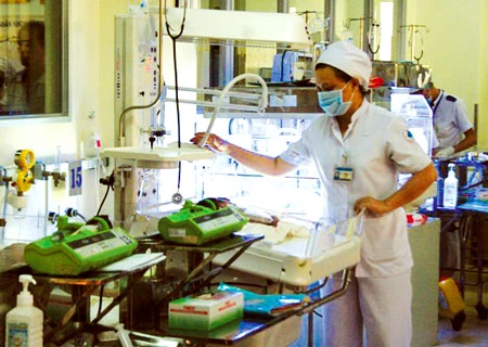Bệnh viện Đa khoa tỉnh Ninh Thuận: Trẻ còn thở nhưng bị trả về lo hậu sự