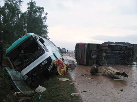 Đà Nẵng: Tai nạn liên hoàn, 1 người chết, 7 người bị thương