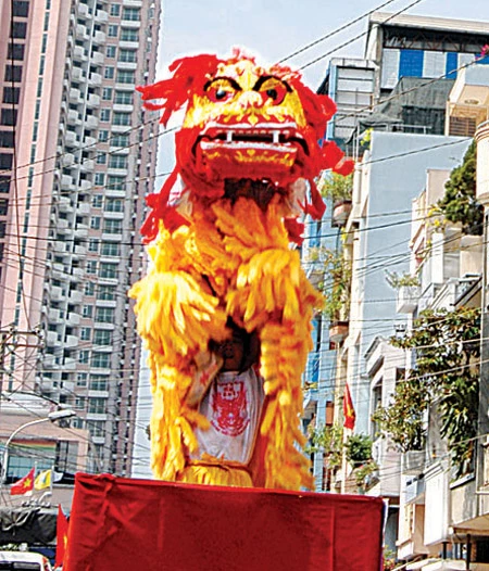 Sắc màu Tết ở Chợ Lớn