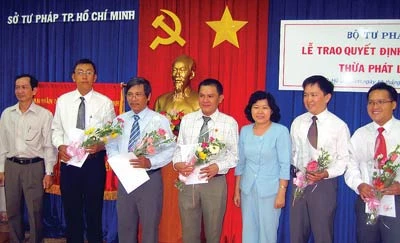 Bổ nhiệm 21 thừa phát lại đầu tiên của cả nước