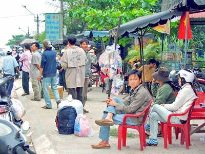 “Lên ruột” với tàu xe vào Nam