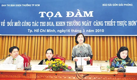 Phong trào thi đua - khen thưởng: Nhẹ gieo, nặng gặt