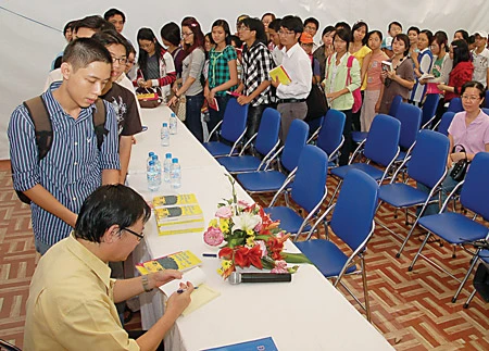 Hội sách TPHCM lần thứ 6: Sách văn học lên ngôi