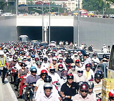 Hà Nội đưa vào hoạt động nhiều công trình giao thông: Chưa giảm ùn tắc