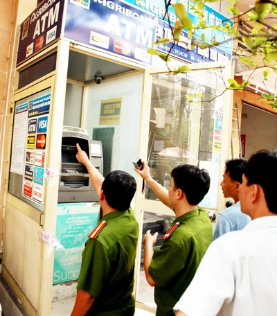 Vụ học sinh bị điện giật chết khi sờ vào buồng ATM: Cảnh sát điều tra công an quận 1 vào cuộc