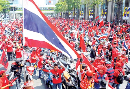 Khoảng 60.000 người "áo đỏ" biểu tình tại Bangkok