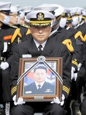 Tổng thống Hàn Quốc ra lệnh tiến hành cuộc điều tra đa quốc gia vụ chìm tàu Cheonan