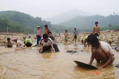 Quảng Trị: Nạn khai thác vàng trái phép gia tăng