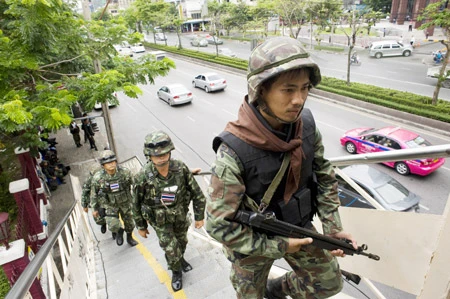 Tối nay, quân đội Thái Lan sẽ bao vây người biểu tình
