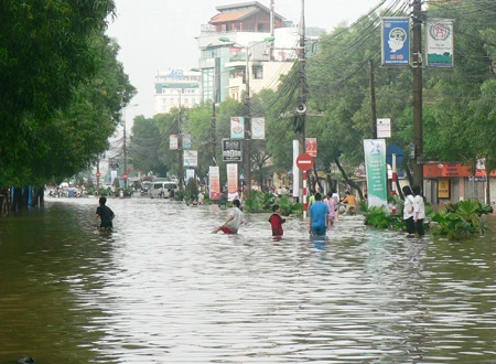 Khẩn trương chống ngập trước đại lễ