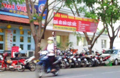 Khổ vì sống gần nhà hàng