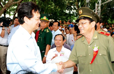Thủ tướng Nguyễn Tấn Dũng: Chiến thắng CM12 – mốc son chói lọi của lực lượng CAND Việt Nam