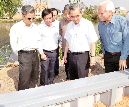 Tổng Công ty Công nghiệp Sài Gòn “trình làng” phương pháp chống sạt lở bằng cừ vách nhựa uPVC