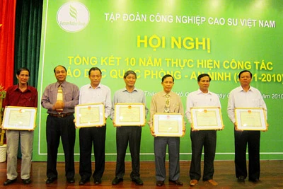 Tập đoàn Công nghiệp Cao su tổng kết 10 năm công tác an ninh quốc phòng