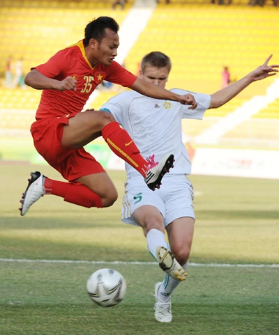 Bóng đá nam ASIAD 16: Olympic Việt Nam thua đậm Olympic Turkmenistan 2 - 6