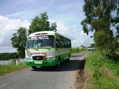 Cà Mau: Giải phóng 13 xe buýt bị nhốt