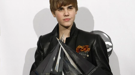 Giải America Music Awards 2010: Justin Bieber làm nên lịch sử