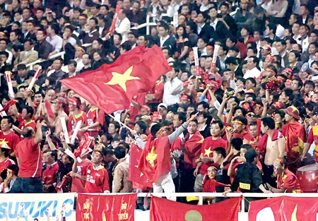Niềm tin trở lại sau chiến thắng của đội tuyển Việt Nam