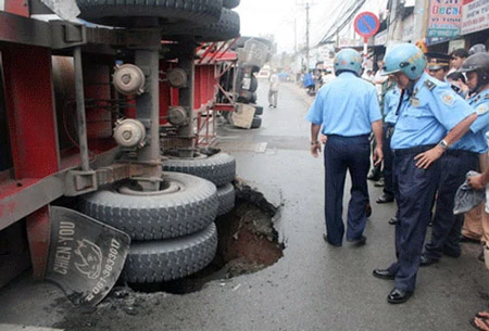 Đại biểu HĐND TPHCM kiến nghị: Đừng tiếp tục “ghi nhận, quyết tâm, đẩy lùi, hứa hẹn” nữa