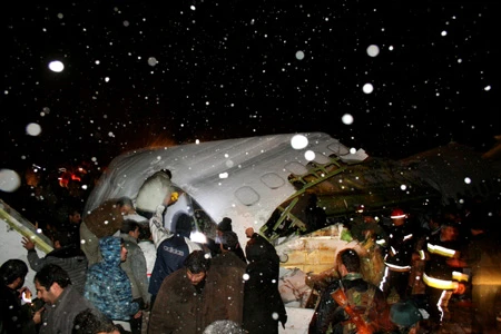 Tai nạn máy bay thảm khốc tại Iran, 72 người thiệt mạng