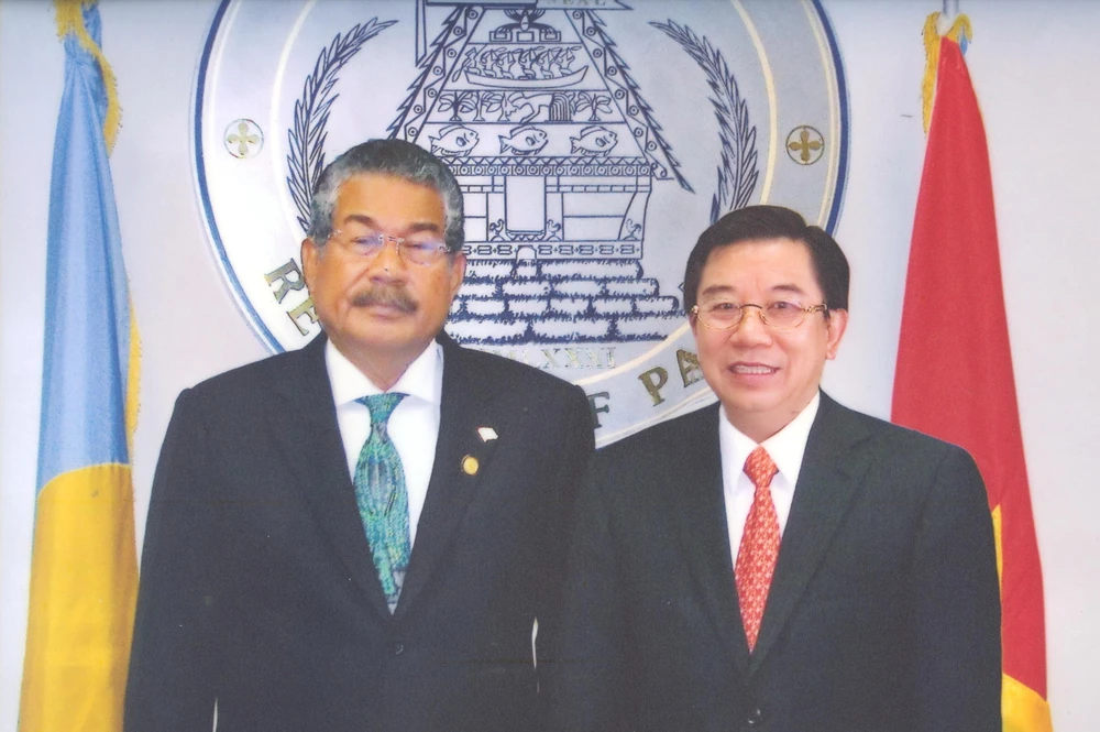 Ông Ngô Xuân Tiệc làm Tổng lãnh sự danh dự của nước Cộng hòa Palau tại TPHCM
