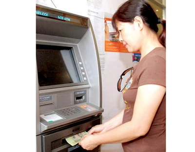 ATM tiếp tục quá tải