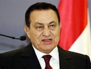 Cựu Tổng thống Mubarak bị hôn mê
