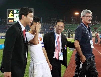 Xung quanh việc HLV Calisto từ chức HLV trưởng đội tuyển Việt Nam: Đếm ngược thời gian đến Muang Thong United