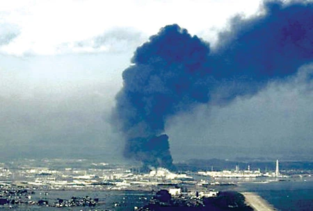 Thảm họa động đất, sóng thần lớn nhất lịch sử Nhật Bản - Nổ tại nhà máy điện hạt nhân