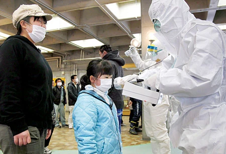 Thế giới hỗ trợ Nhật Bản đối phó với phóng xạ