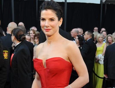 Nữ diễn viên Sandra Bullock ủng hộ nạn nhân Nhật Bản 1 triệu USD.