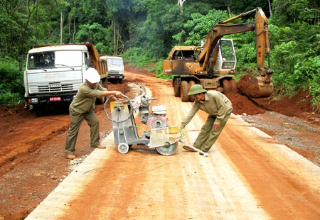 Mở đường tuần tra Nam Trường Sơn