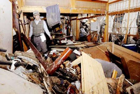 Tìm thấy hàng chục triệu yen tiền mặt trong vùng gặp thảm họa kép tại Nhật Bản